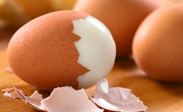 Треснутые яйца обезопасит только варка.