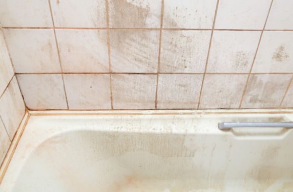Старая ванна в 2 раза быстрее загрязняется
